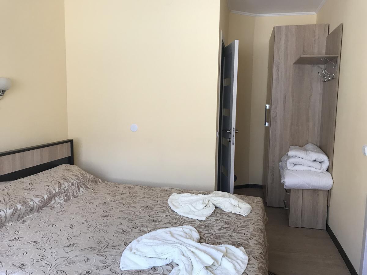 Gostynnyi Dvir Cottage Ternopil Extérieur photo